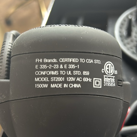 FHI Heat Platform All-In-One Blow Out Handle Less Hair Dryer with Attachment - Picture 5 of 9